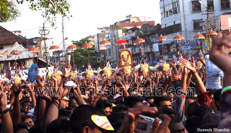 thrissur-pooram-2011- (83)